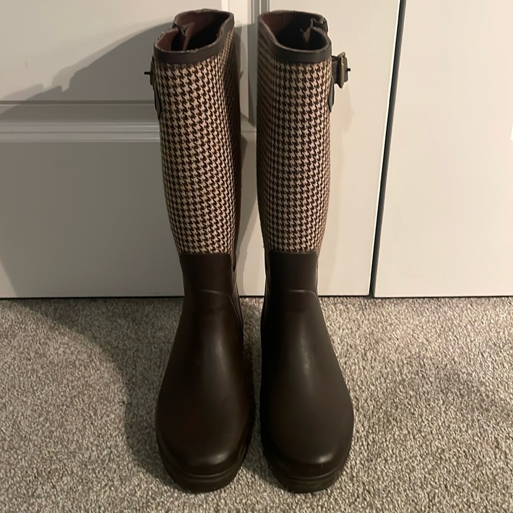 Banana Republic Knee High Houndstooth Rain boots. Size 6